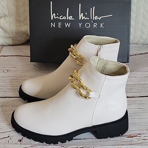 Nicole Miller Chain Link Lug Sole Combat Boot Off White Size 7.5 NWT